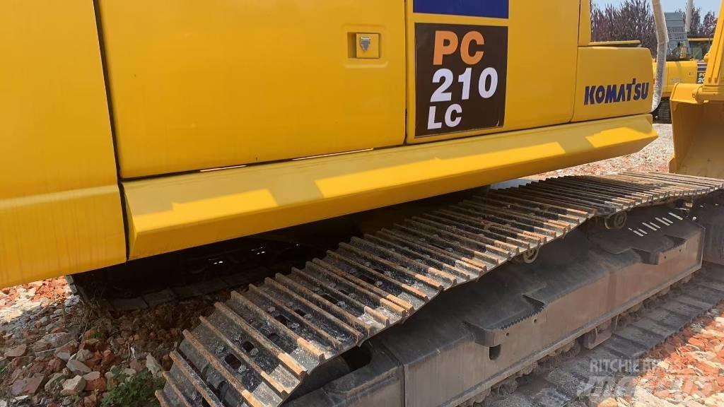 Komatsu PC 210 대형 굴삭기 29톤 이상