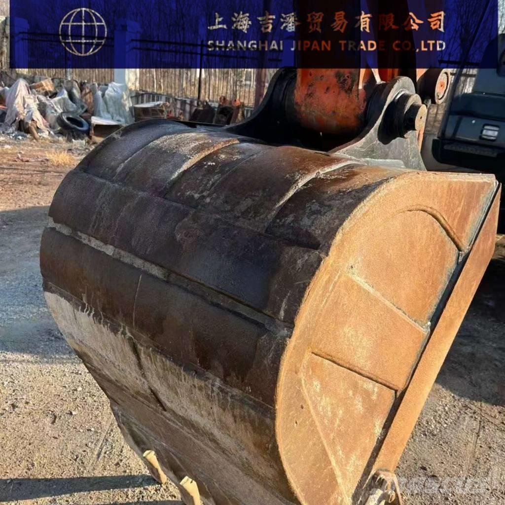 Hitachi ZX 200 대형 굴삭기 29톤 이상