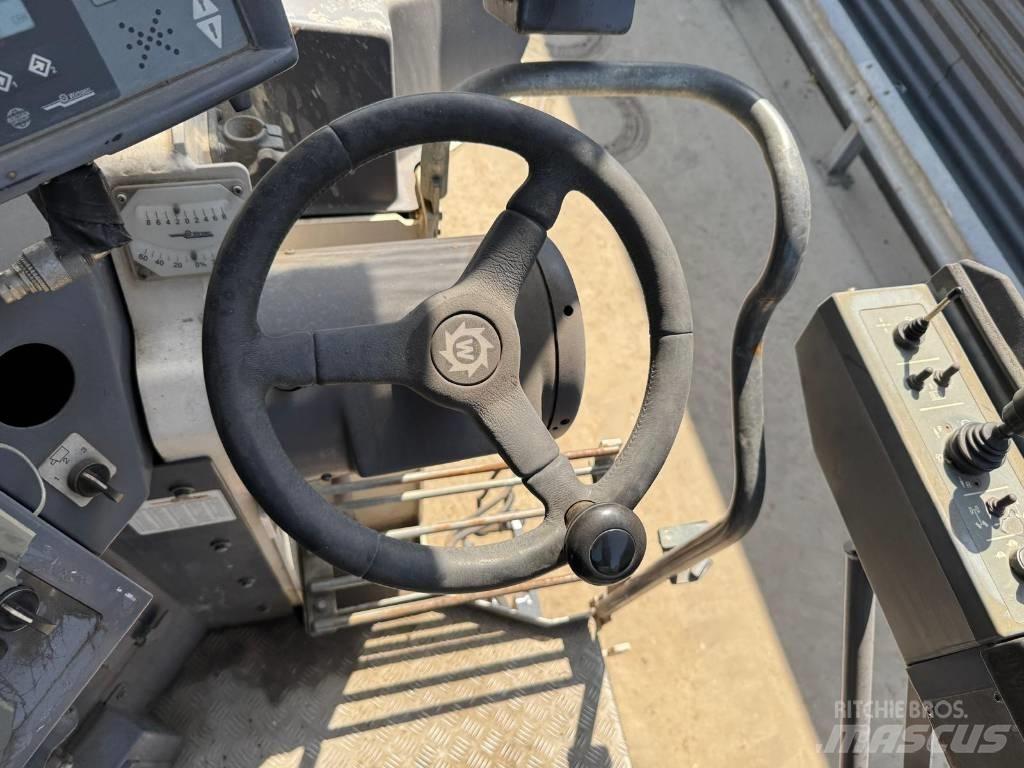 Wirtgen W 150 아스팔트 콜드 밀링 기계