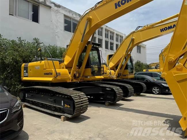 Komatsu PC 220 대형 굴삭기 29톤 이상