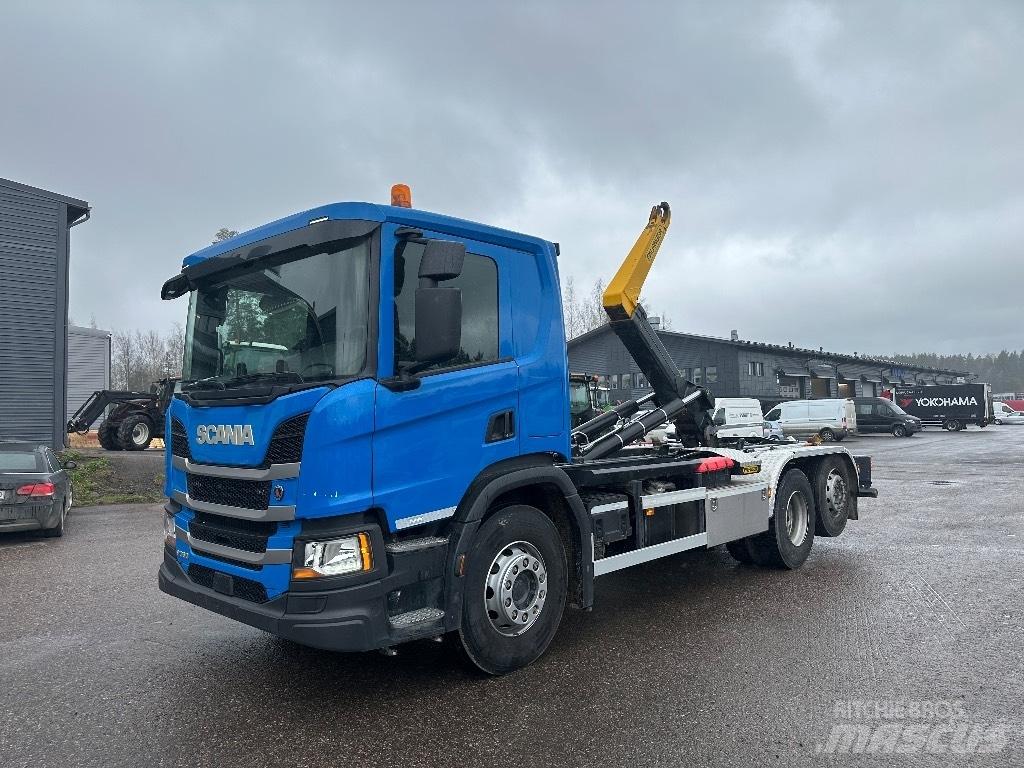 Scania P 360 훅 리프트 트럭