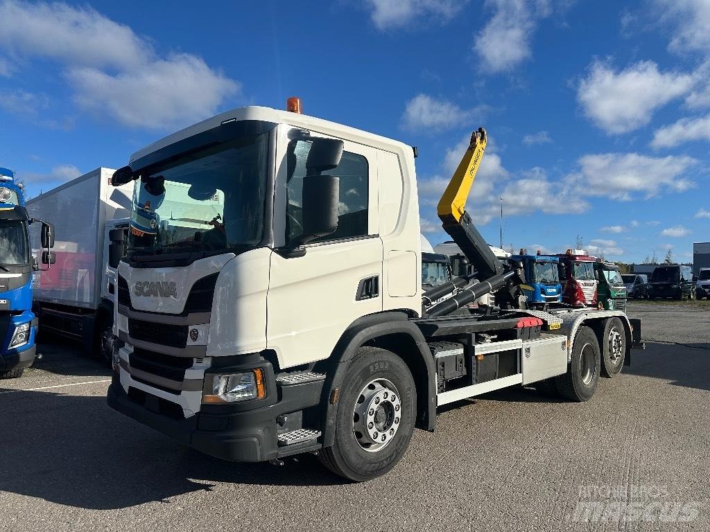 Scania P 360 훅 리프트 트럭