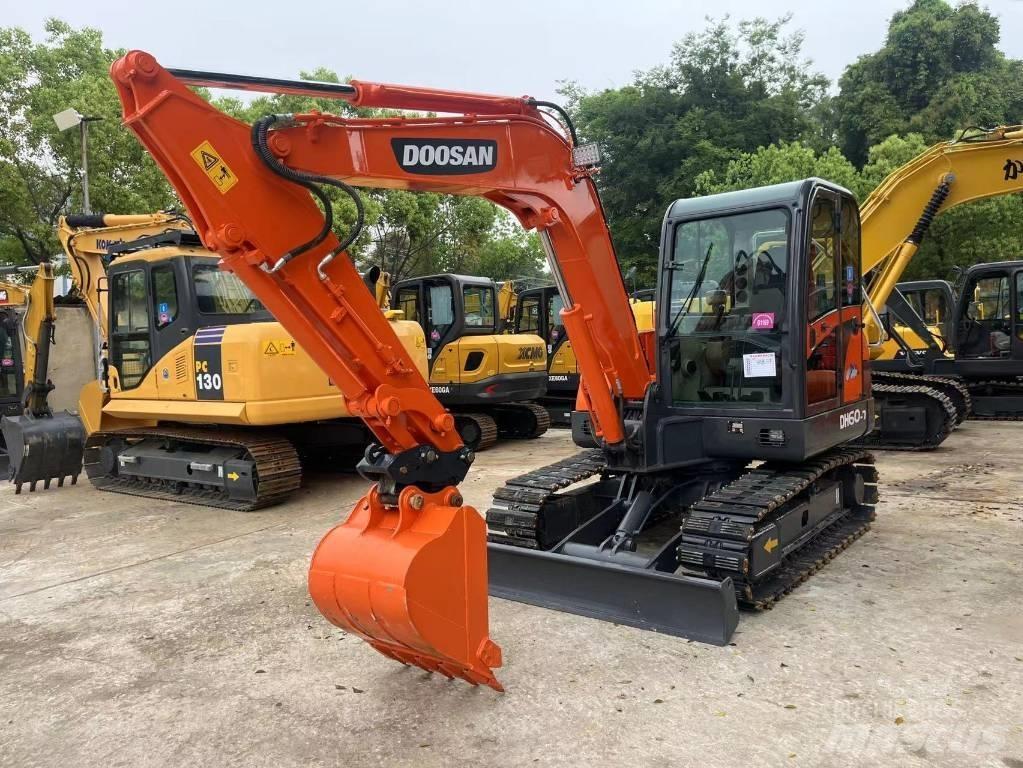 Doosan DH 60-7 소형 굴삭기 7톤 미만