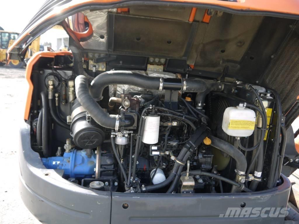 Doosan DX 60 R 소형 굴삭기 7톤 미만