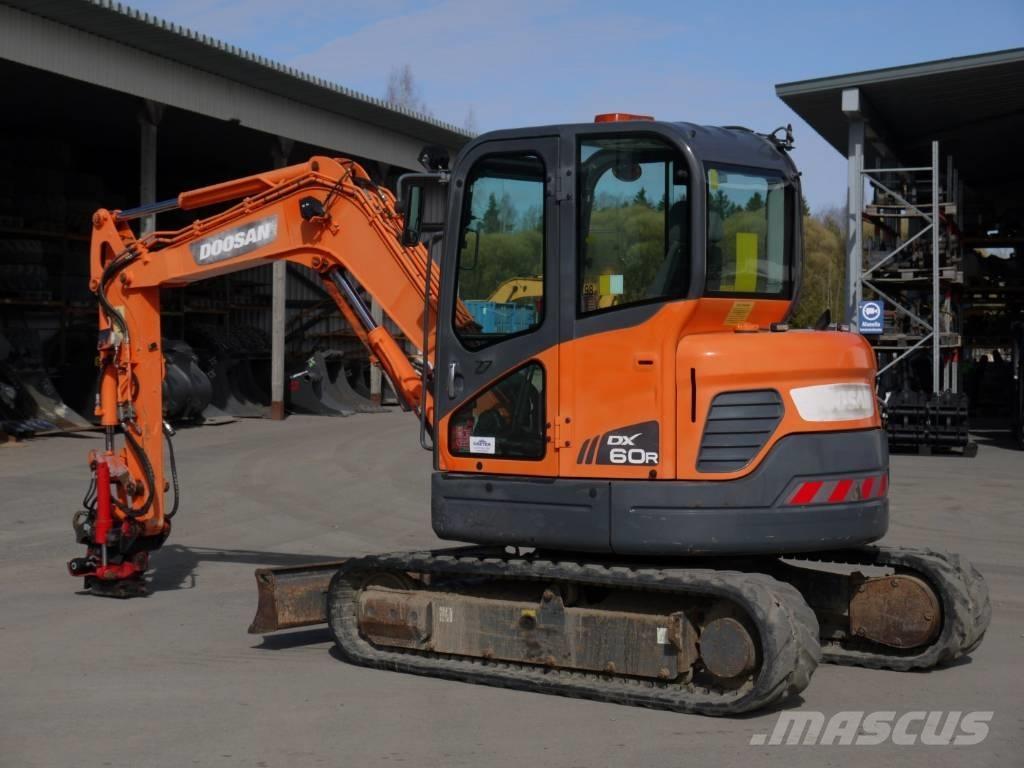 Doosan DX 60 R 소형 굴삭기 7톤 미만
