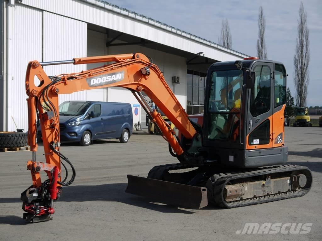 Doosan DX 60 R 소형 굴삭기 7톤 미만