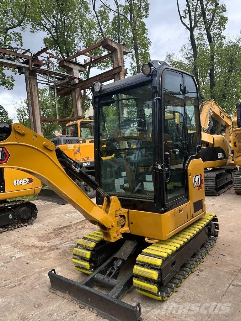 CAT CAT302 소형 굴삭기 7톤 미만