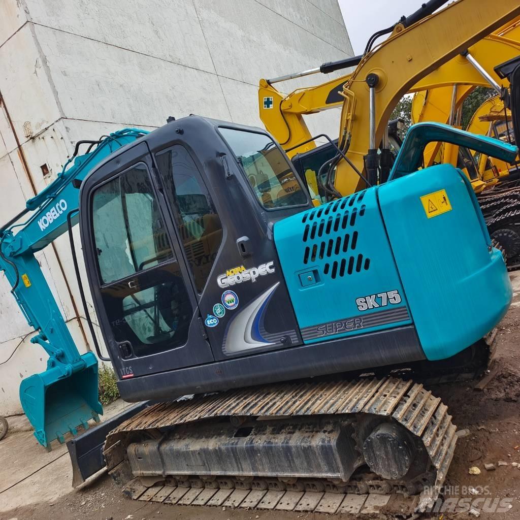 Kobelco SK 75 중형굴삭기 7톤-28톤