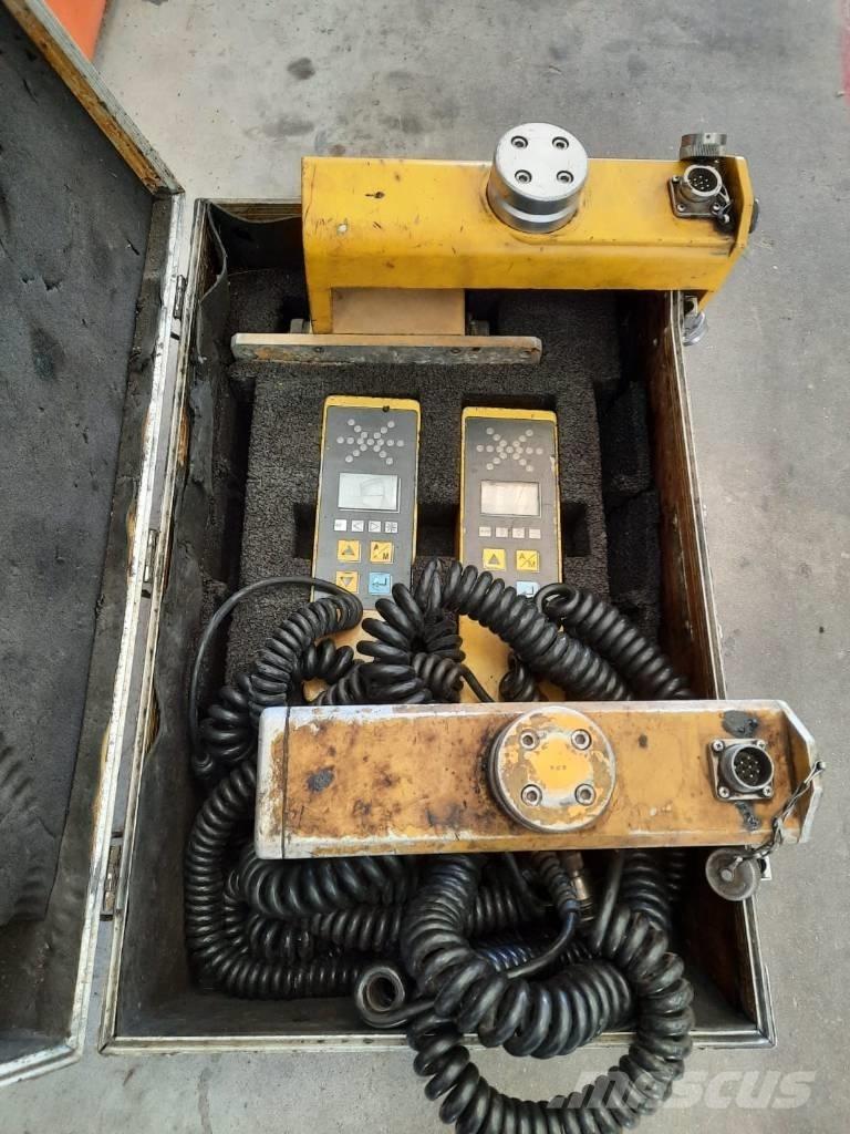 Demag DF115 P DA 아스팔트 포장장비
