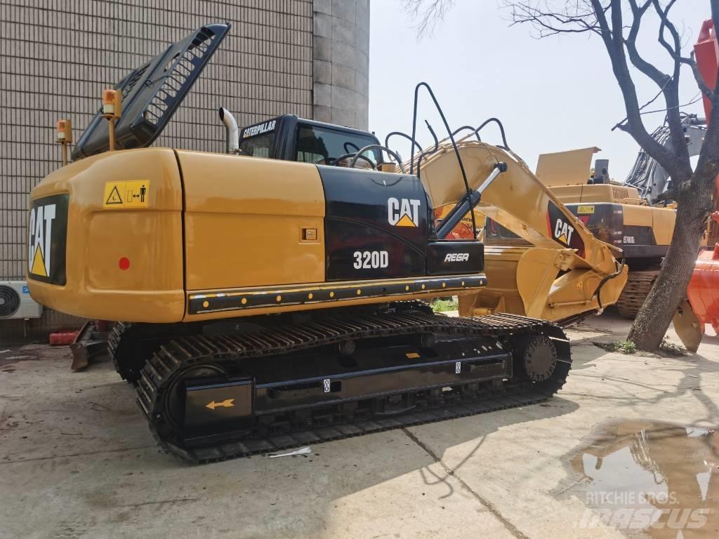 CAT 320 D 대형 굴삭기 29톤 이상