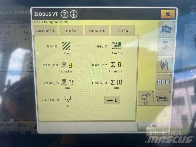 John Deere R975i 견인형 분무기
