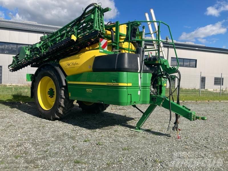 John Deere R975i 견인형 분무기