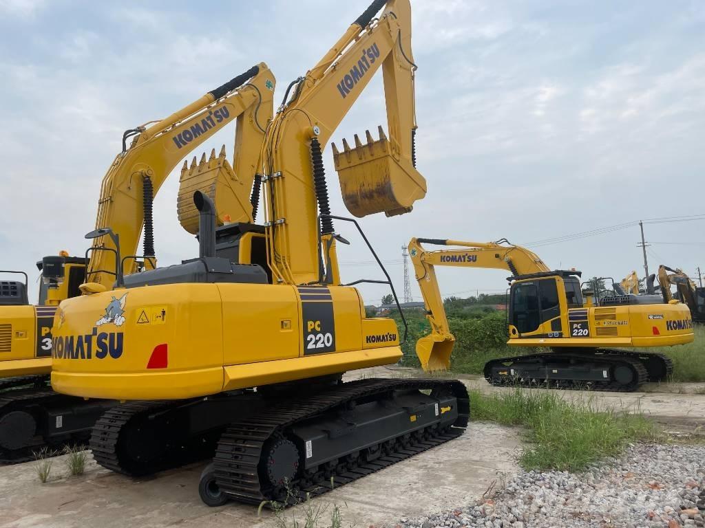 Komatsu PC 220 대형 굴삭기 29톤 이상