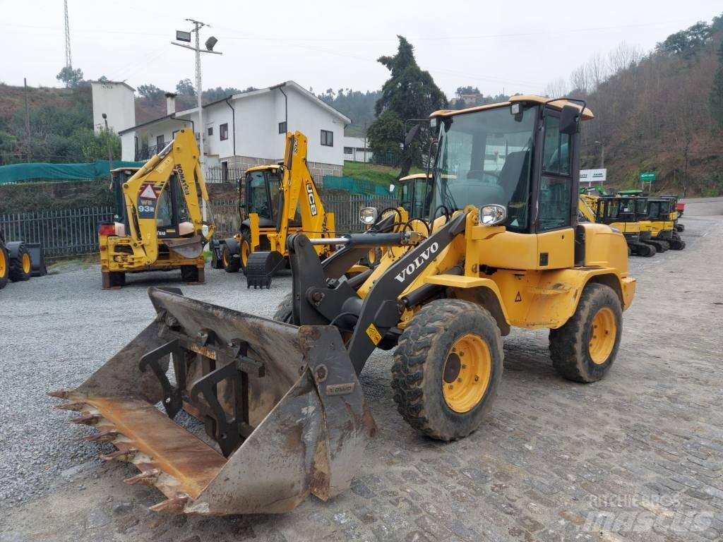 Volvo L 30 G  휠로우더