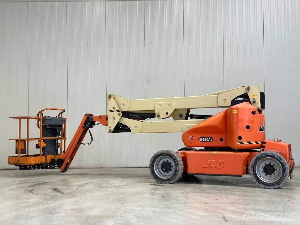 JLG M450AJ 관절형 전동이동 리프트