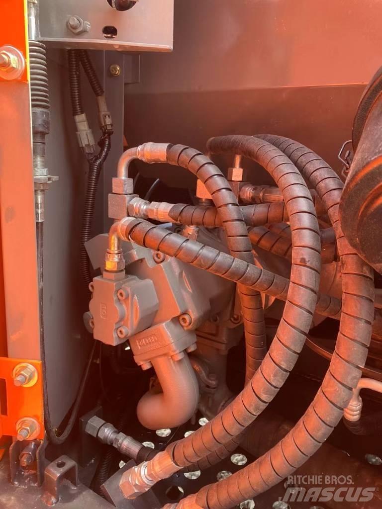 Hitachi 70-5A 대형 굴삭기 29톤 이상