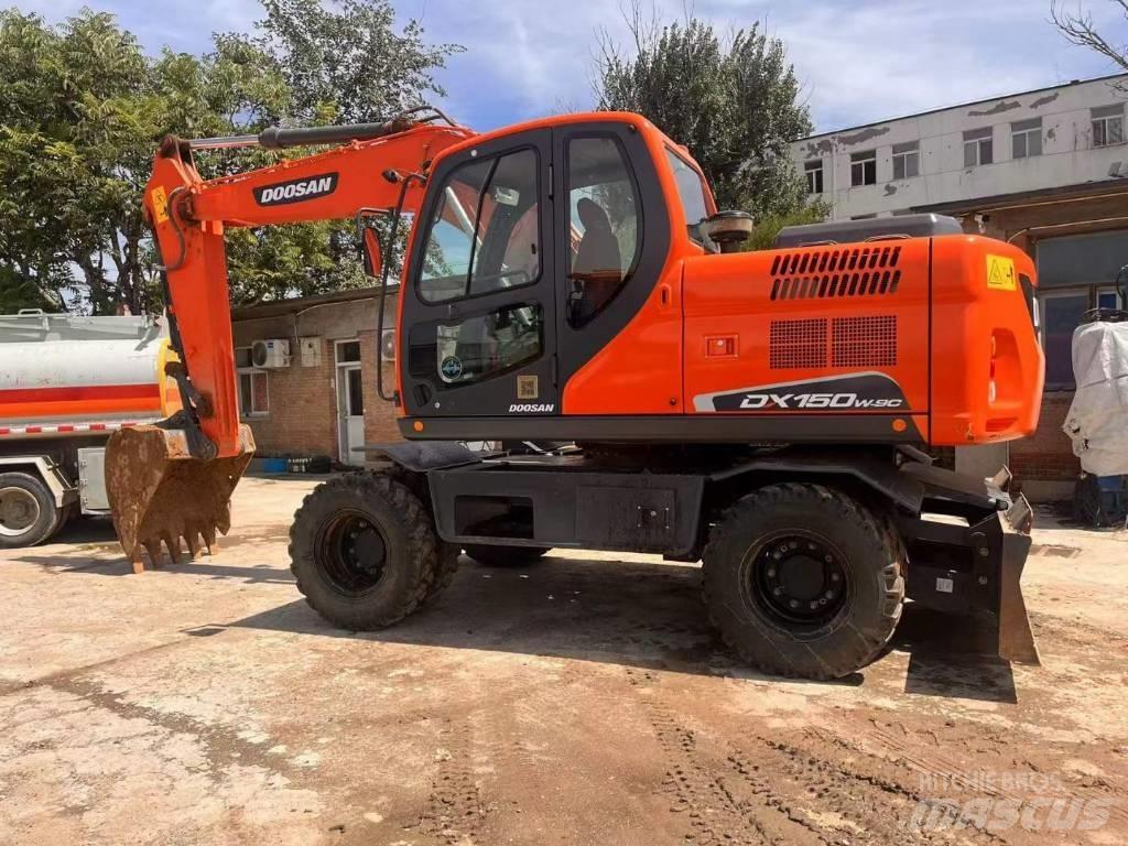 Doosan DH150W  휠 굴삭기