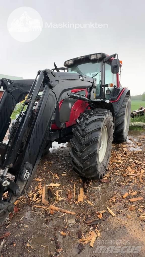 Valtra N 121 트랙터