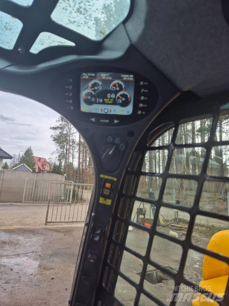 Bobcat T 590  스키드로더