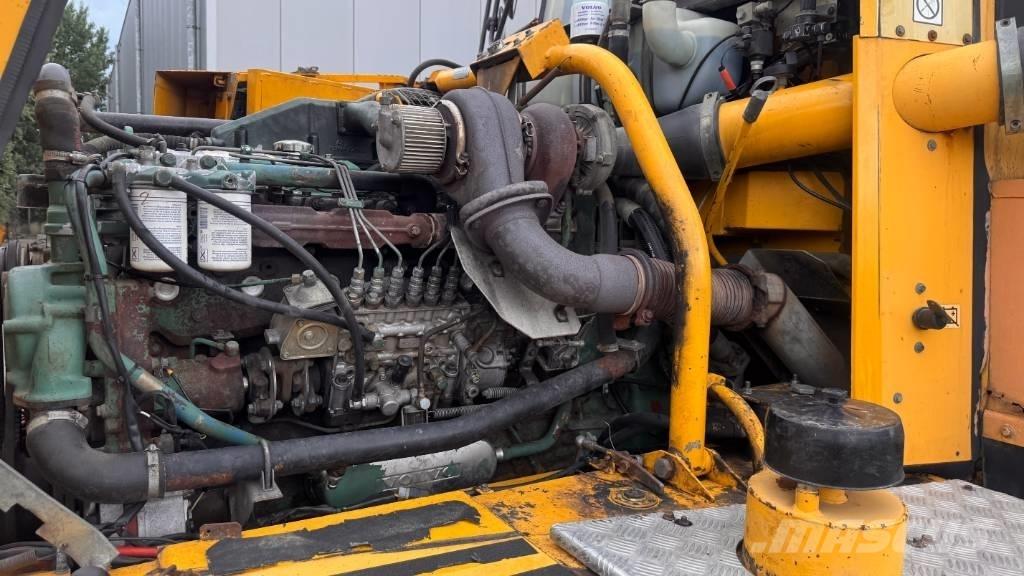 Volvo A 25 C 연결식 홀러