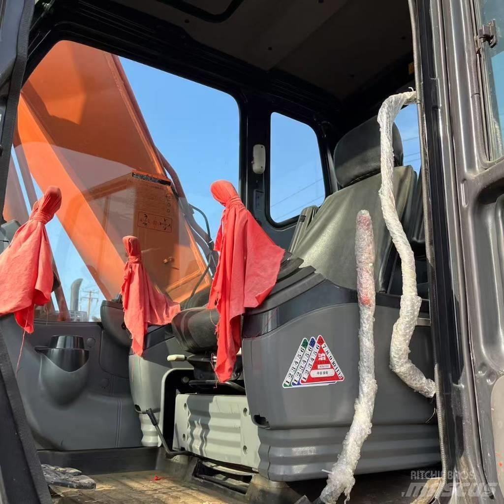 Hitachi ZX 160 중형굴삭기 7톤-28톤