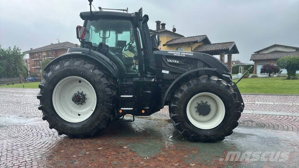 Valtra Q305 트랙터