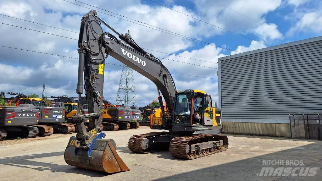 Volvo EC220E 대형 굴삭기 29톤 이상