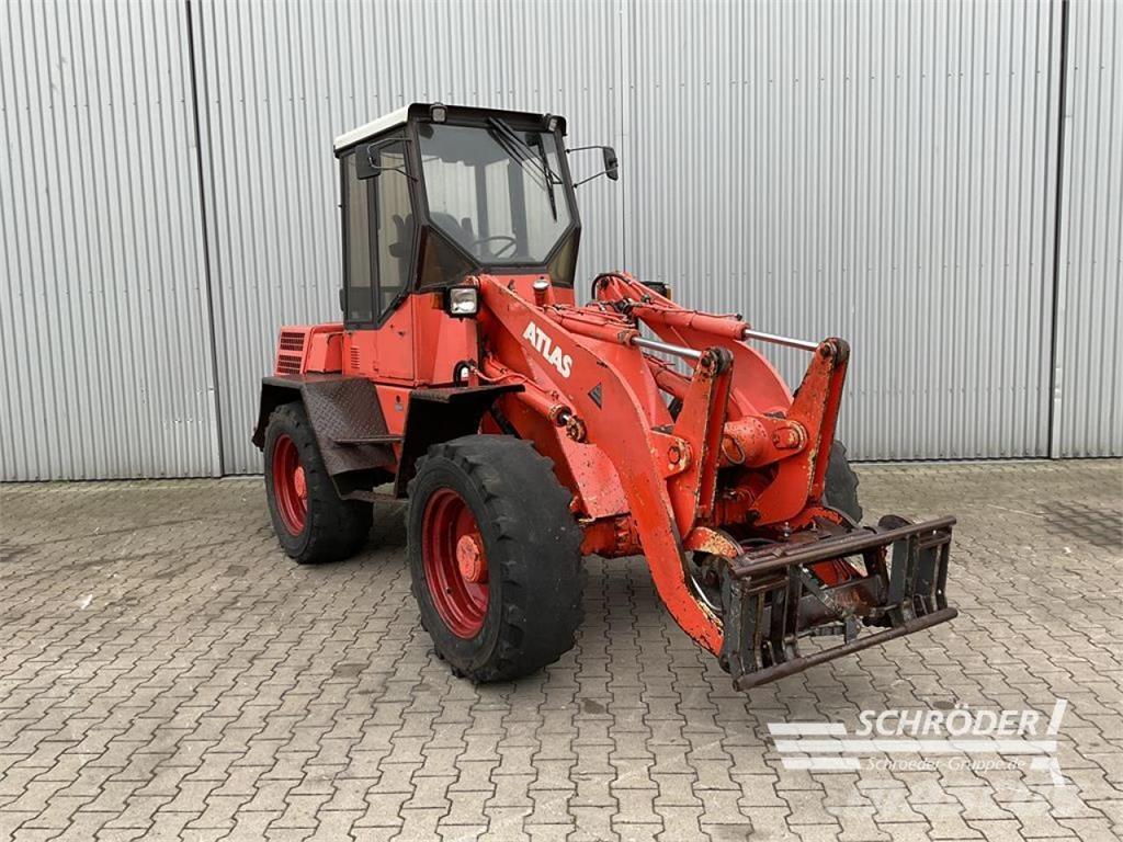 Atlas 82 E  휠로우더