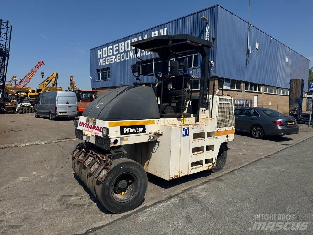 Dynapac CP 142 공기 타이어 롤러