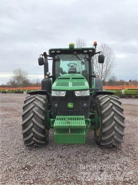 John Deere 8320 R 트랙터