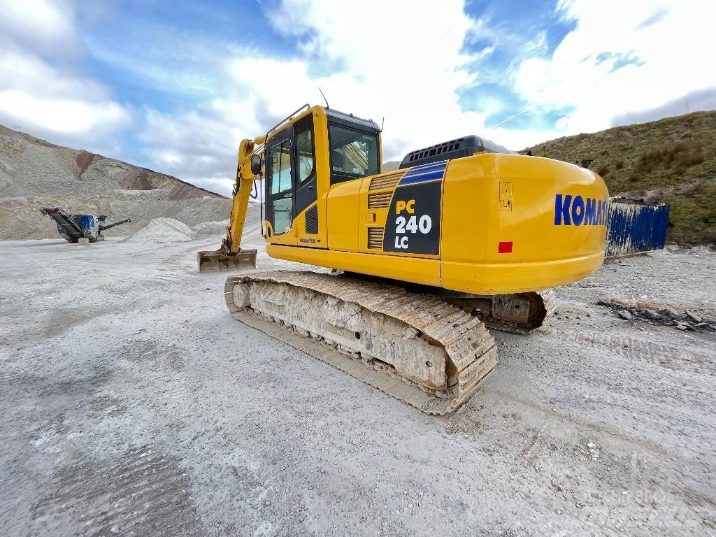 Komatsu PC 240 대형 굴삭기 29톤 이상