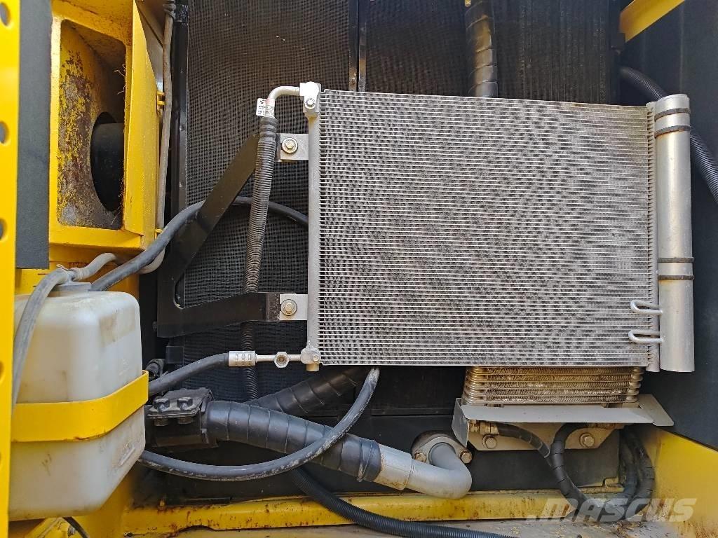 Komatsu PC 200-8 대형 굴삭기 29톤 이상
