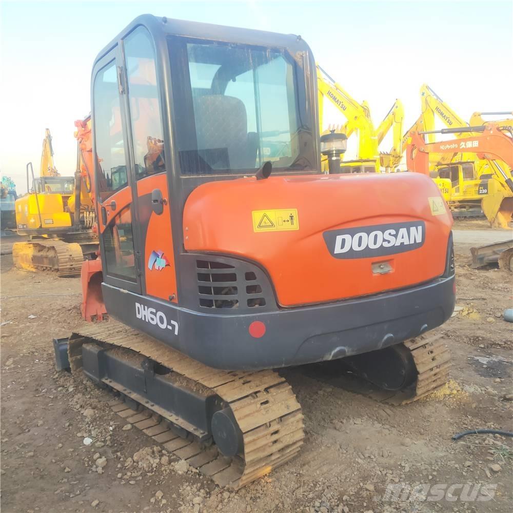 Doosan DH 60-7 소형 굴삭기 7톤 미만