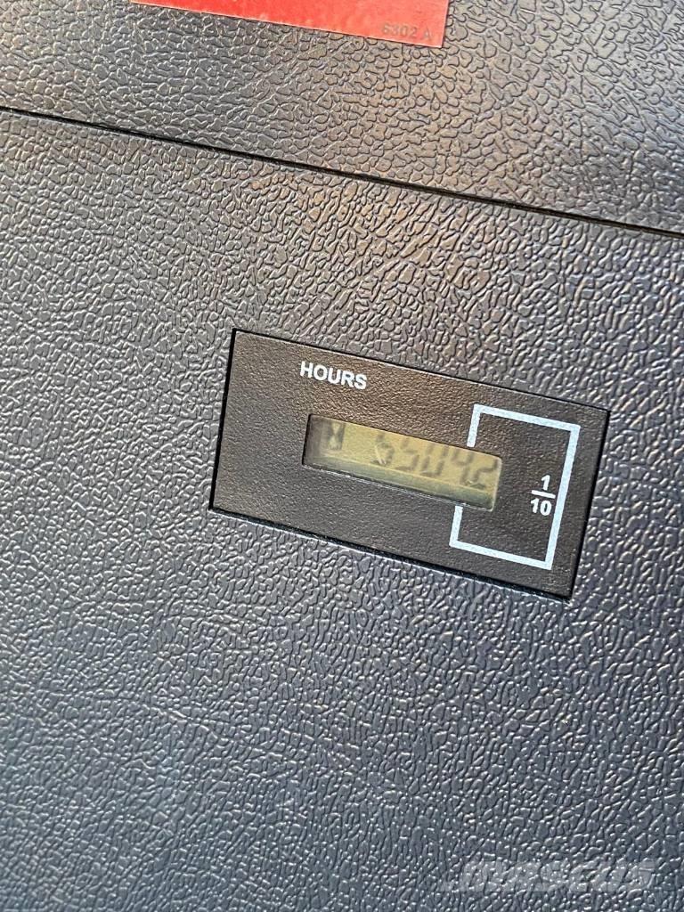 Hyundai HW 180  휠 굴삭기