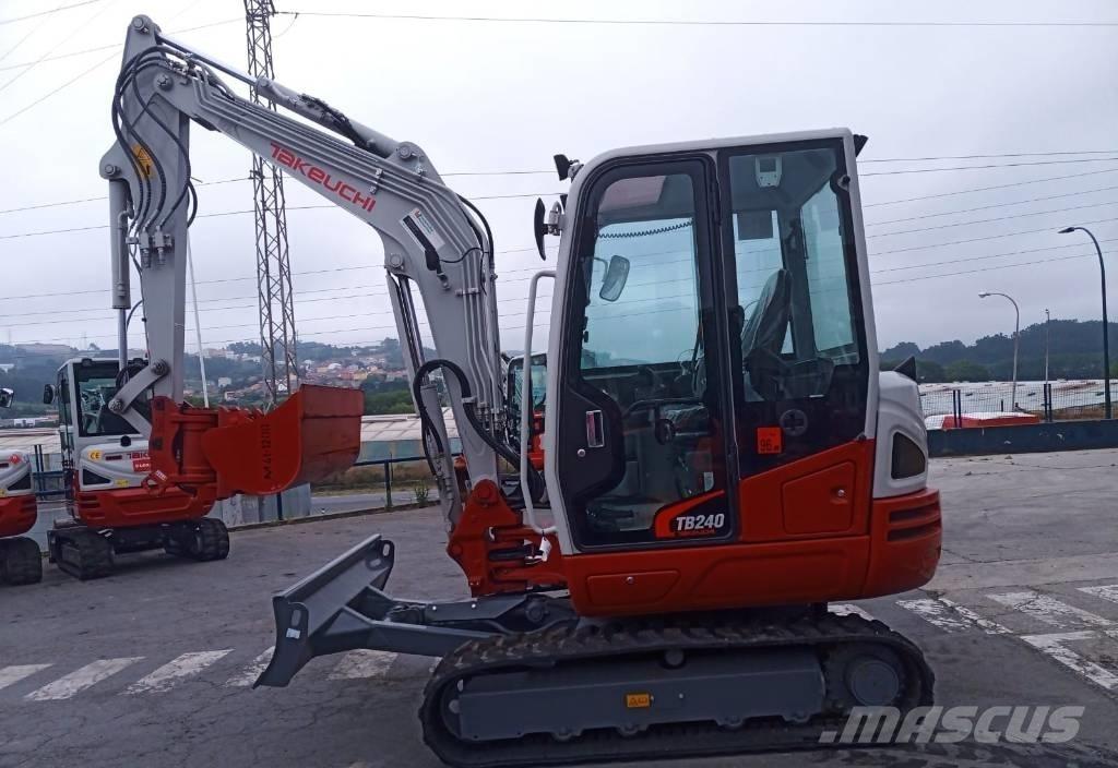 Takeuchi TB 240 소형 굴삭기 7톤 미만