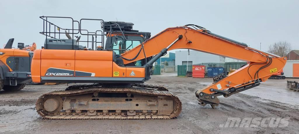 Develon DX225LC-5 대형 굴삭기 29톤 이상