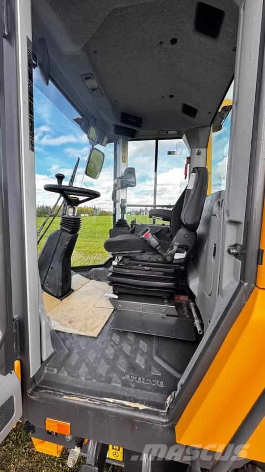 Volvo SD75B 싱글 드럼 롤러