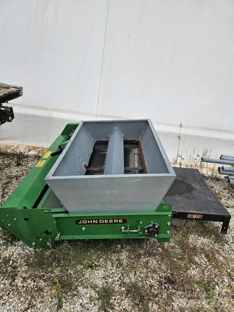 John Deere TD 100 스프래더