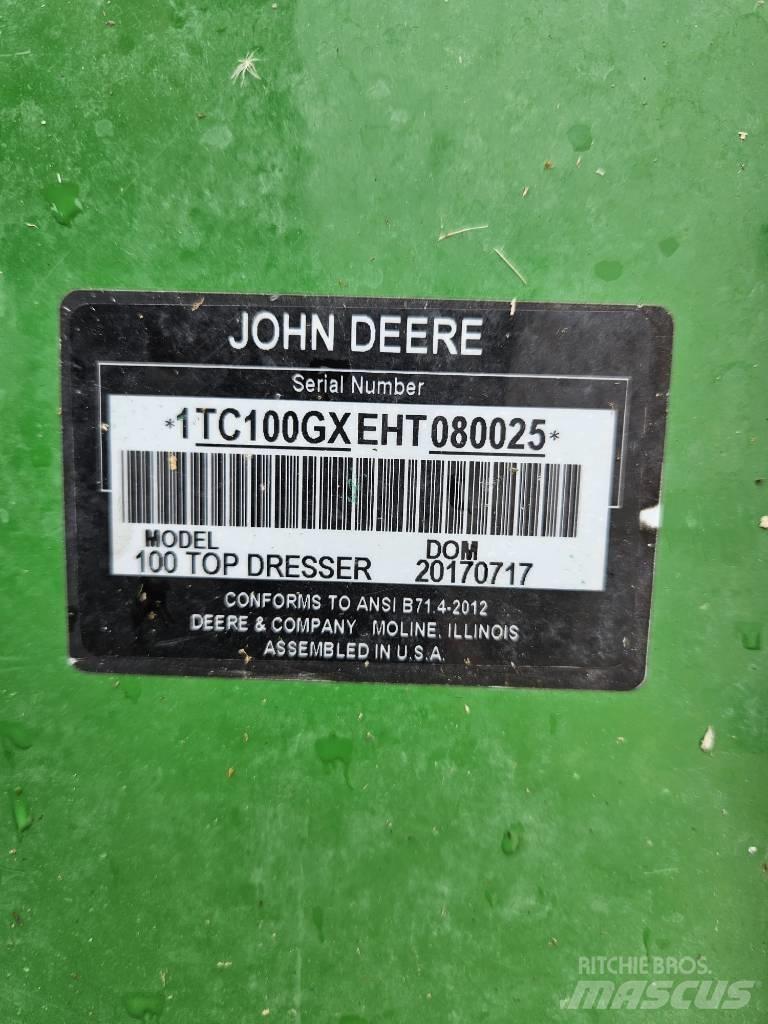John Deere TD 100 스프래더