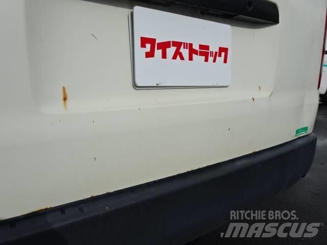 Toyota CBF-TRH223B 기타