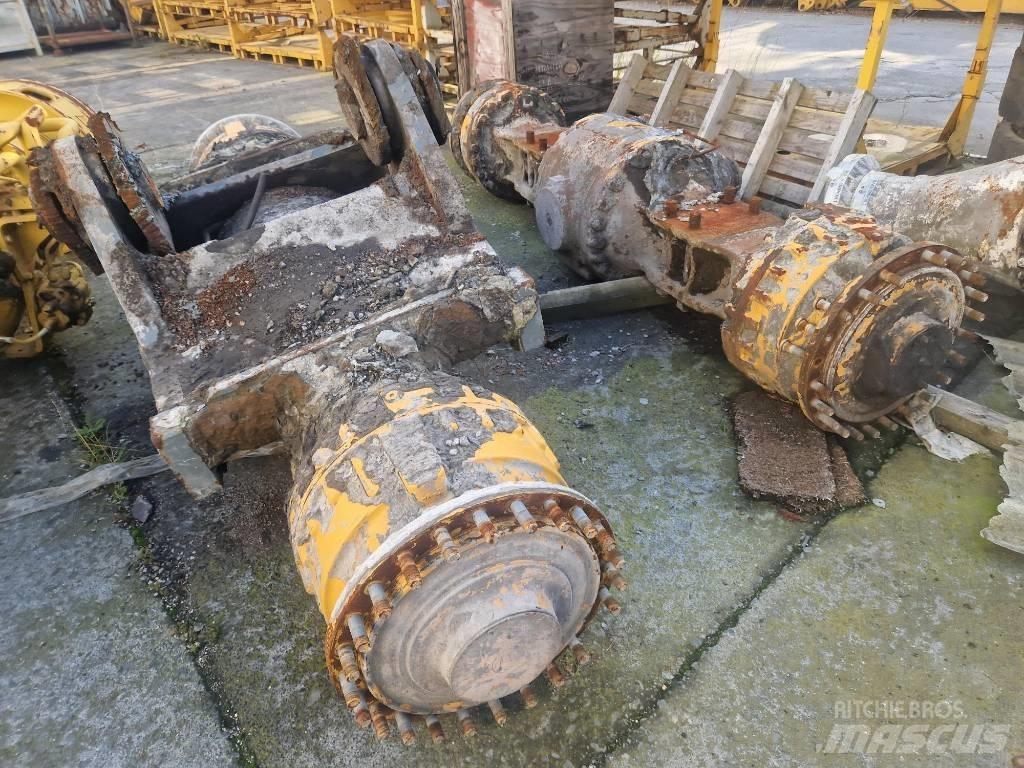 Liebherr L 586 차축