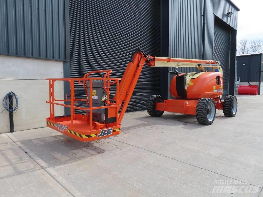JLG 600 AJ 관절형 전동이동 리프트