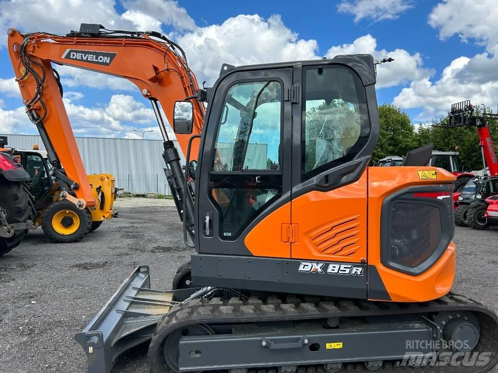 Develon DX85R-7 중형굴삭기 7톤-28톤