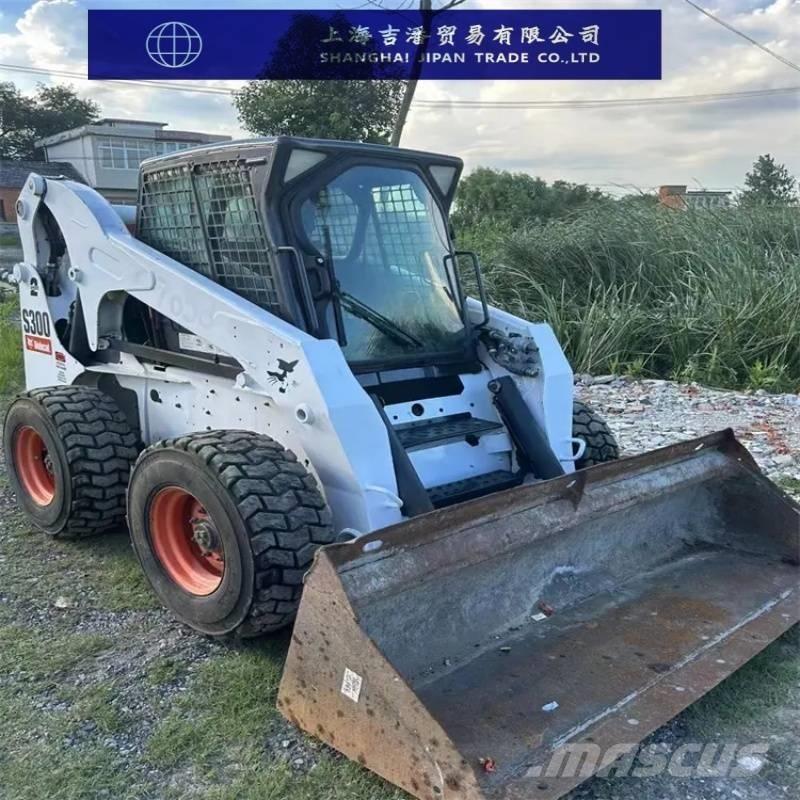 Bobcat s 300  스키드로더
