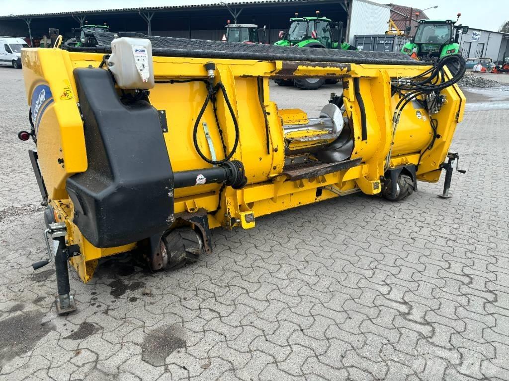 New Holland FR 500 자동 초지기계