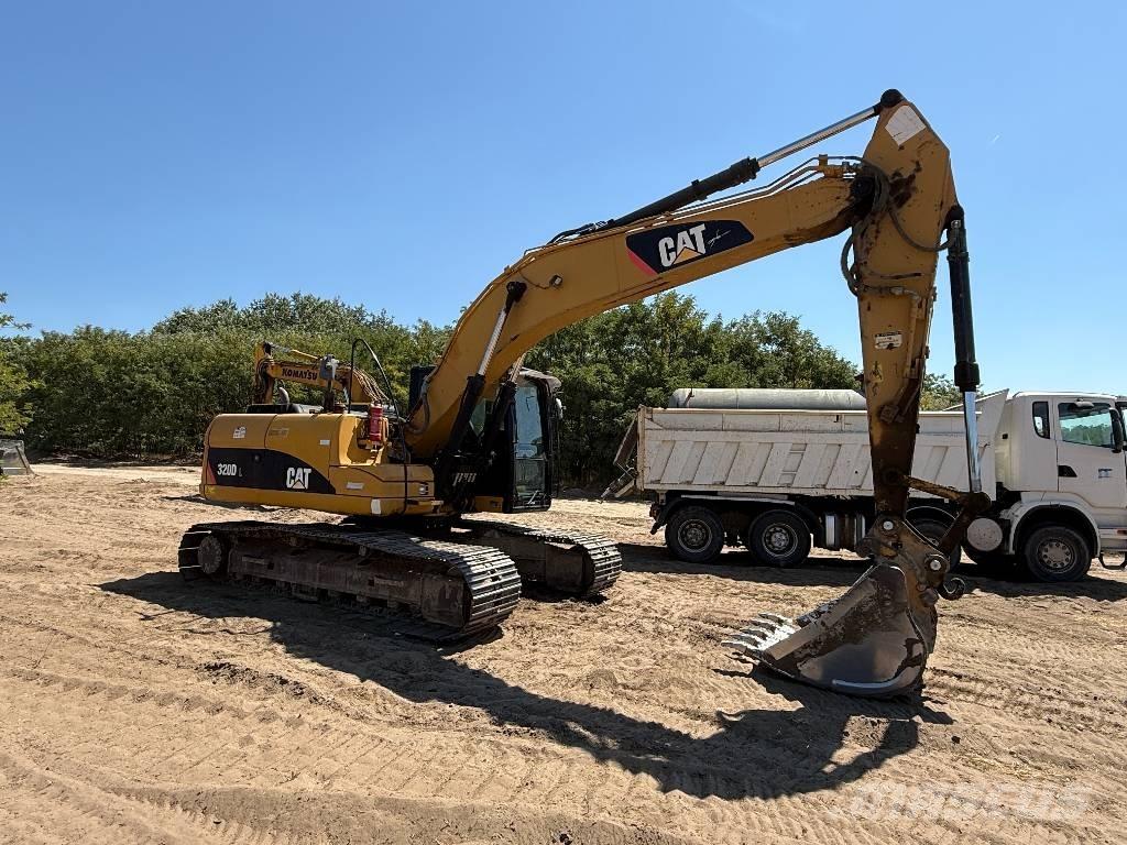 CAT 320 D 대형 굴삭기 29톤 이상