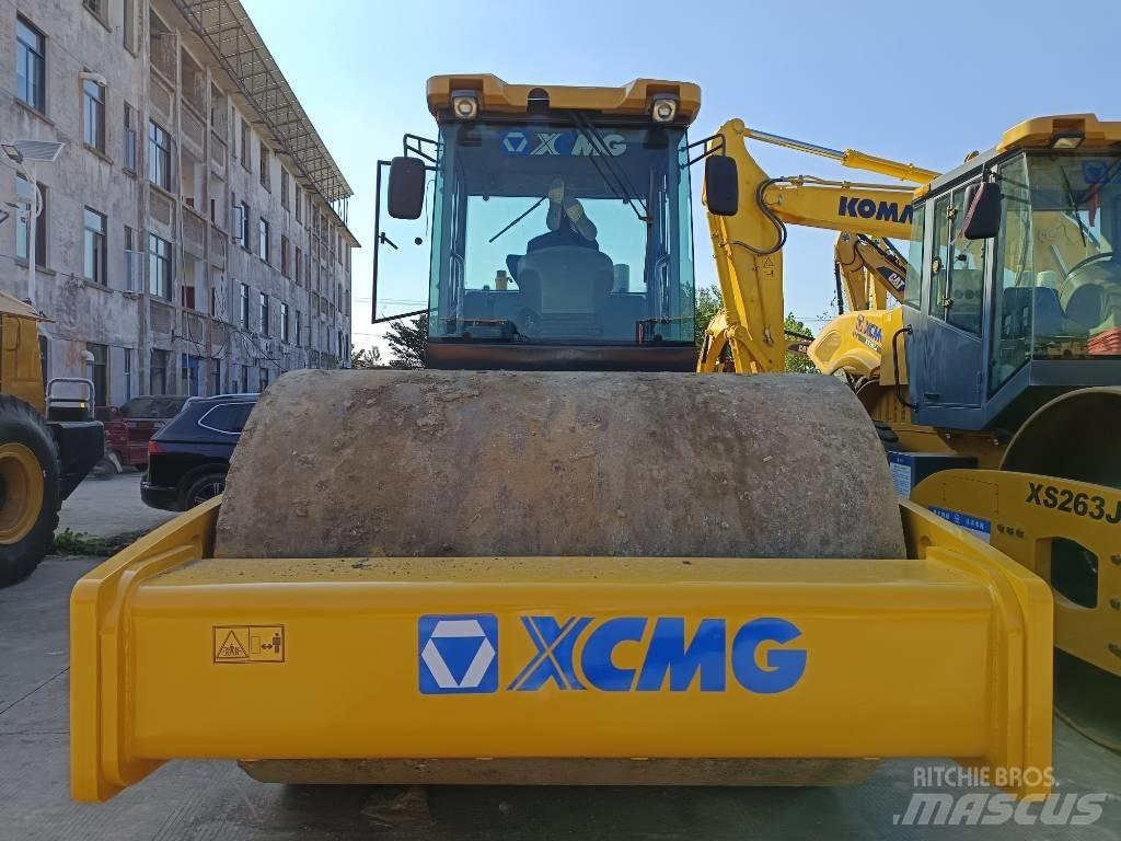 XCMG XS 223 J 싱글 드럼 롤러