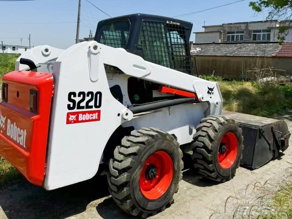 Bobcat S 220  스키드로더