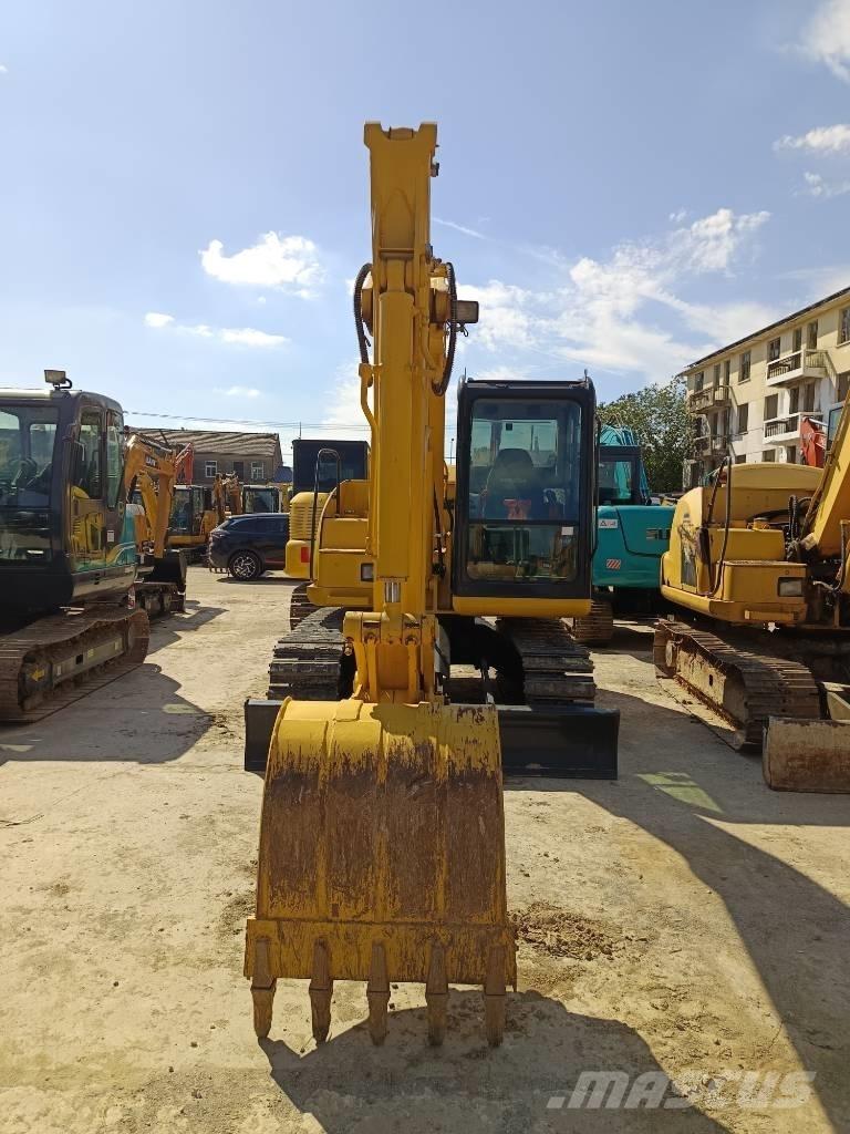 Komatsu PC 70 중형굴삭기 7톤-28톤