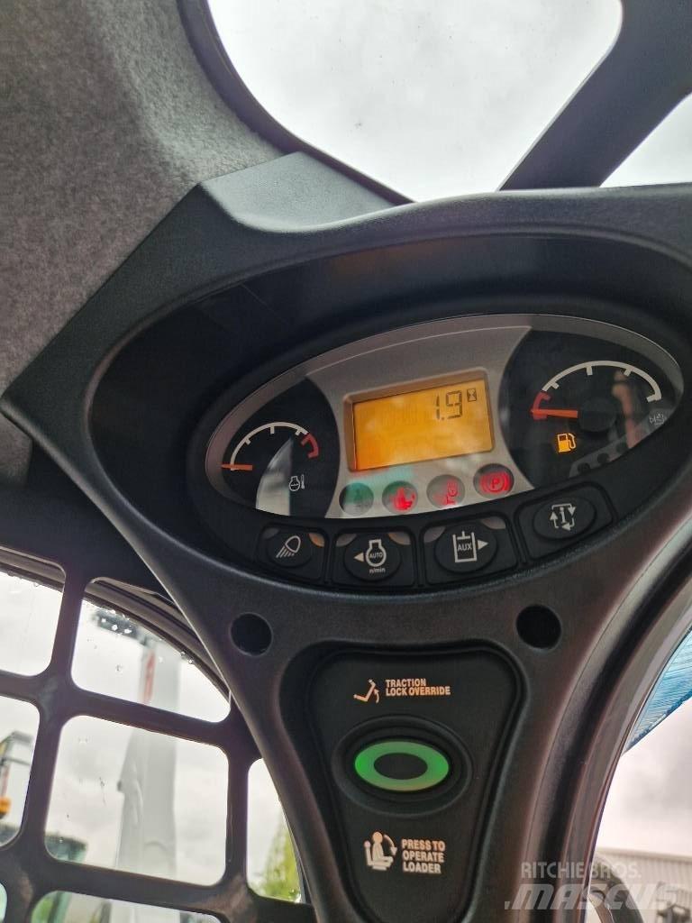 Bobcat T 450  스키드로더